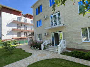 Na Pontiyskoy 16 Guest House