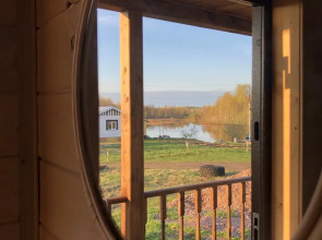 Частный дом Дом-студия на берегу озера