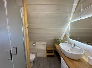 Частный дом Над Рекой с видом на Озеро