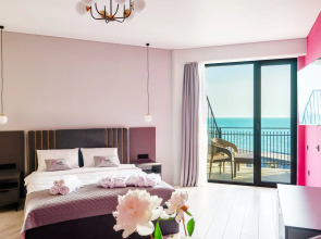 Отель  Берег Святой Софии