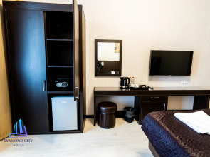 Отель Diamond City