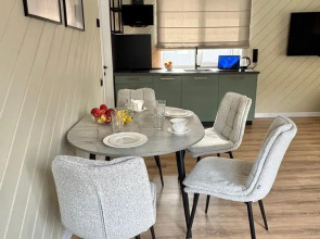 Частный дом с новым дизайнерским ремонтом и мебелью