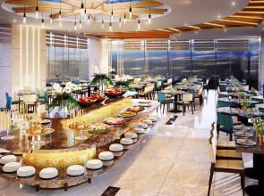 Отель Maximilan Danang Beach