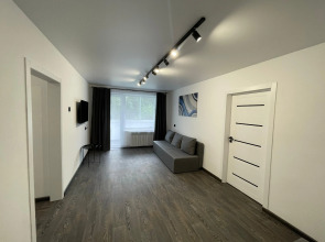 Квартира 4-х комнатная на 10-х у пляжа с озером