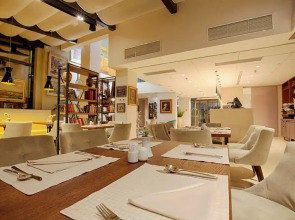 Отель Envoy Belgrade