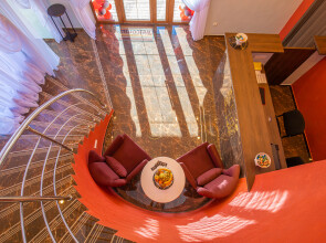 Отель Full House