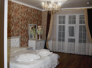 Моцарт Холл