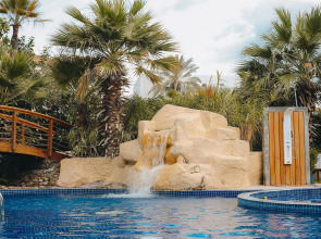 Отель Dubai Marine Beach Resort & Spa