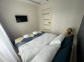 Квартира Отличный день 2 комн. у Алмаза