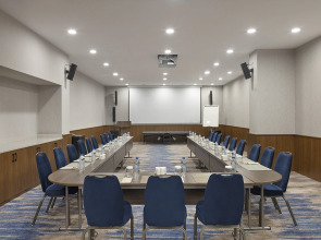 Отель Hampton by Hilton Istanbul Arnavutkoy