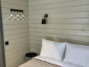 Гостевой Дом Дом для 4-х с Видом на Озеро