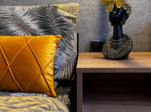 Апартаменты Granada Шикарная евро-двушка в центре города с новым ремонтом в стиле Лофт