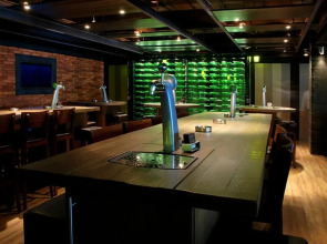 Отель Dubai Marine Beach Resort & Spa