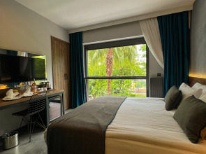 Отель Falcon 1511