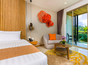Отель Wyndham Grand Phuket Kalim Bay
