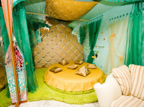 Апартаменты Квартирный Вопрос на Артема 89