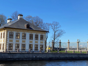 Трехкомантная квартира у летнего сада в Мозаичном дворе