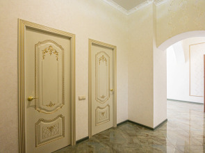 Апартаменты четырехкомнатные с видом на крепостную стену