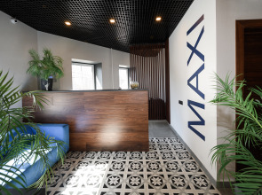 Отель MAXI
