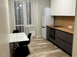 Квартира Happy House 70 лет Октября 3