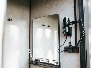 Поляна Глэмпинг, 1-я линия моря (12+)