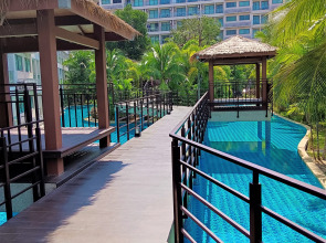 Апартаменты Laguna Beach Resort 3 The Maldives