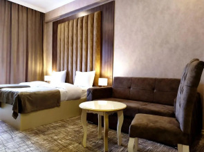 Отель The Clocktower