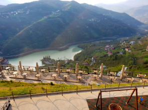 Курортный отель Sera Lake Resort