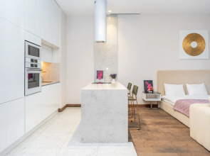 Апартаменты Sky City Moscow LUX Студия с большим окном с видом на все башни и город!