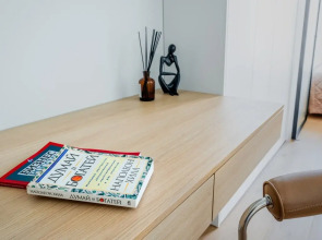 Уютная студия с видом на башни