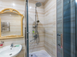 Апартаменты West39 Шахматная 4Б