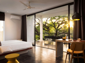 Отель Hillocks Hotel & Spa