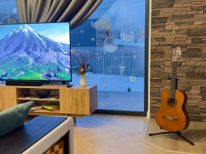 Частный дом у озера