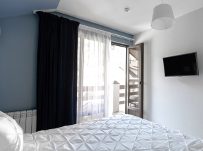 Частный Дом напротив казино с личной парковкой