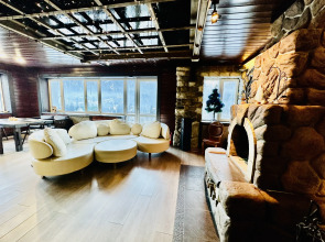 Квартира на Аланской, 25 "Пентхаус"