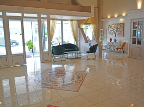 Отель Samos City