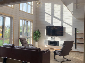 Частный дом Традиция отдыха - дом у озера c баней и купелью