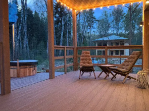 Частный дом с камином и потрясающим видом на лес