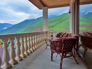 Частный Дом в Горах с Бассейном