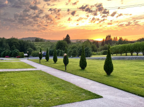 Частный дом у реки