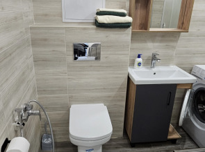 Квартира Двухкомнатная в тихом дворе с новым ремонтом и техникой