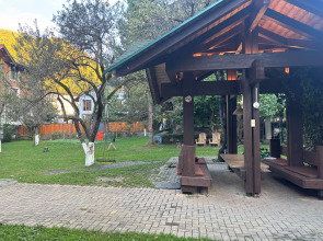 Квартира С отдельной спальней и балконом в центре Поляны