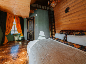 Гостевой Дом Замок в Лесу Пушкинские Горы