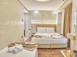 Отель Flori̇na