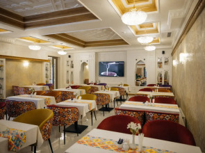 Отель Kohinur Plaza