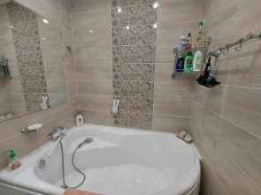 Апартаменты 5 Звезд на Шамиля Джикаева 5А-2