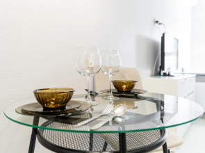 Апартаменты в Совpeмeннoм ЖK в Пяти Минутaх Ходьбы oт Мopя от LеtоApart