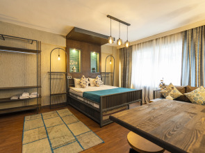 Апарт-отель  Cube Suites