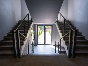 Студия с террасой с панорамным видом на горы