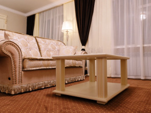 Отель Салют